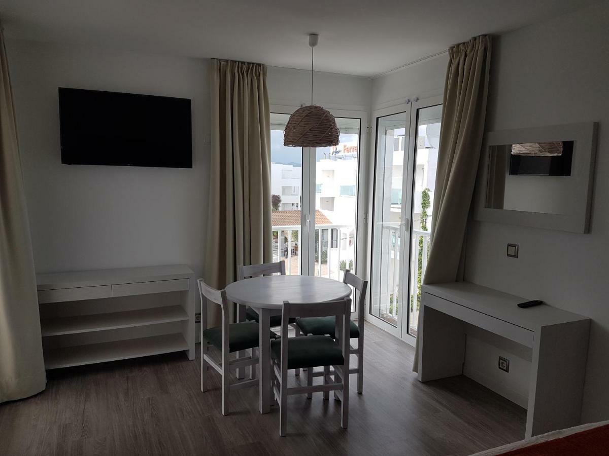 Apartamentos Ferrera Pins Cala Ferrera  Dış mekan fotoğraf